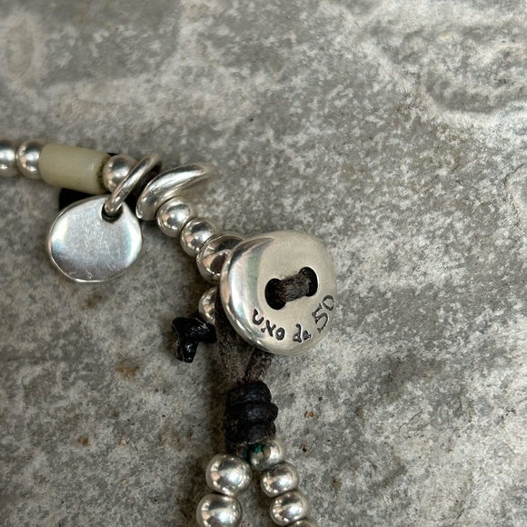 UNO de 50 Esmeralda Necklace - Picture 6 of 8